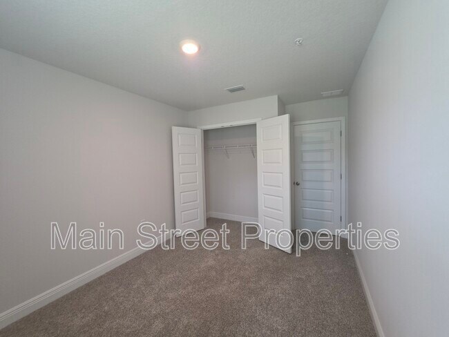 Building Photo - 9011 Golden Eye Dr
