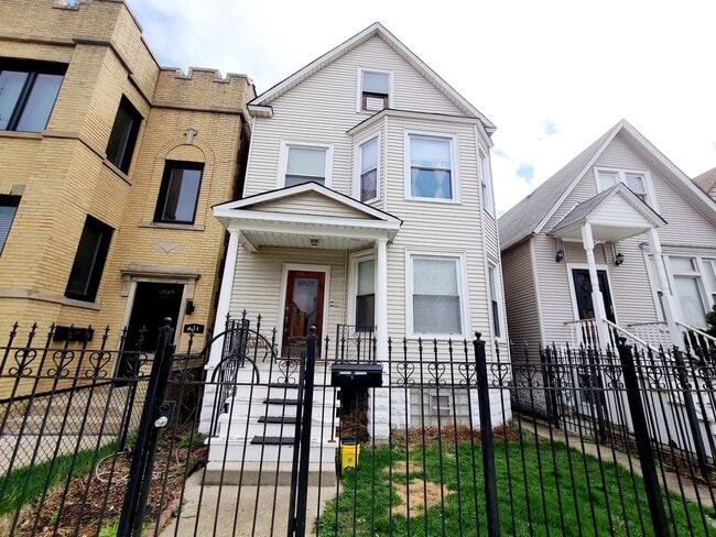 Building Photo - 3927 N Whipple St