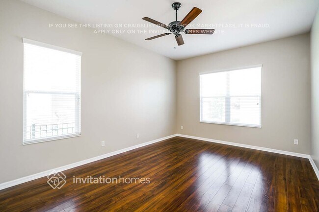 Building Photo - 11118 Great Neck Rd