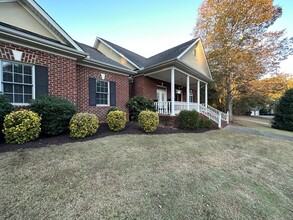 Building Photo - Rental in Country Walk! Clemson, SC