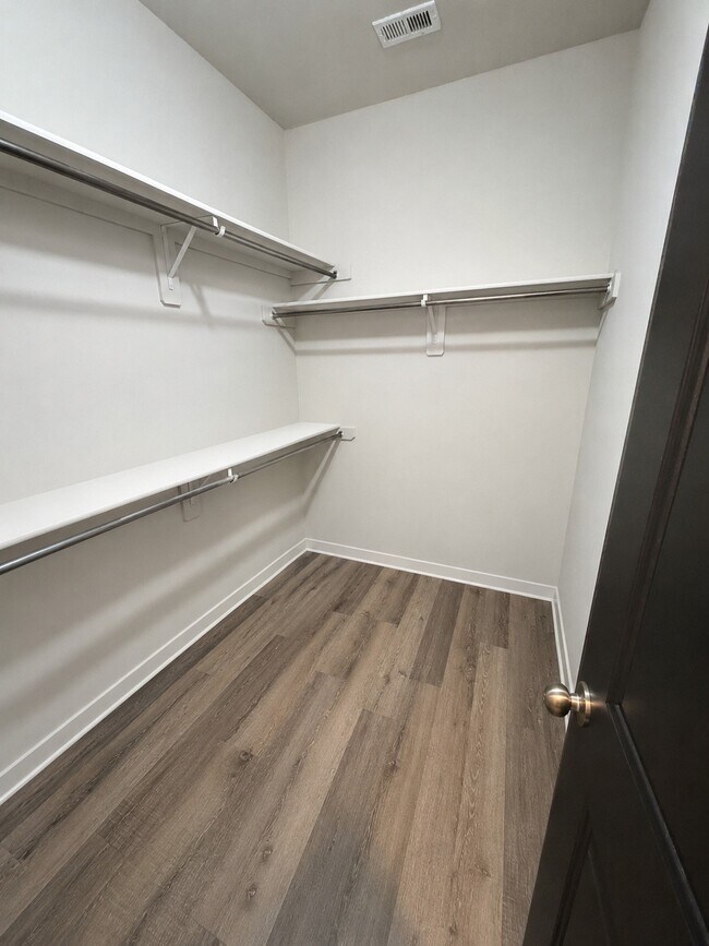 Building Photo - 2291 Raider Dr