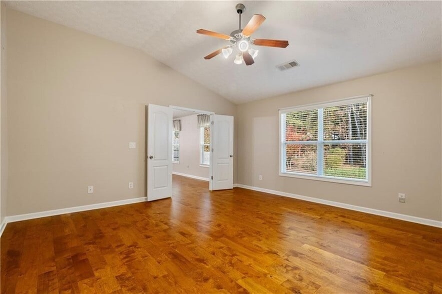 Building Photo - 1943 Jameson Cir NE