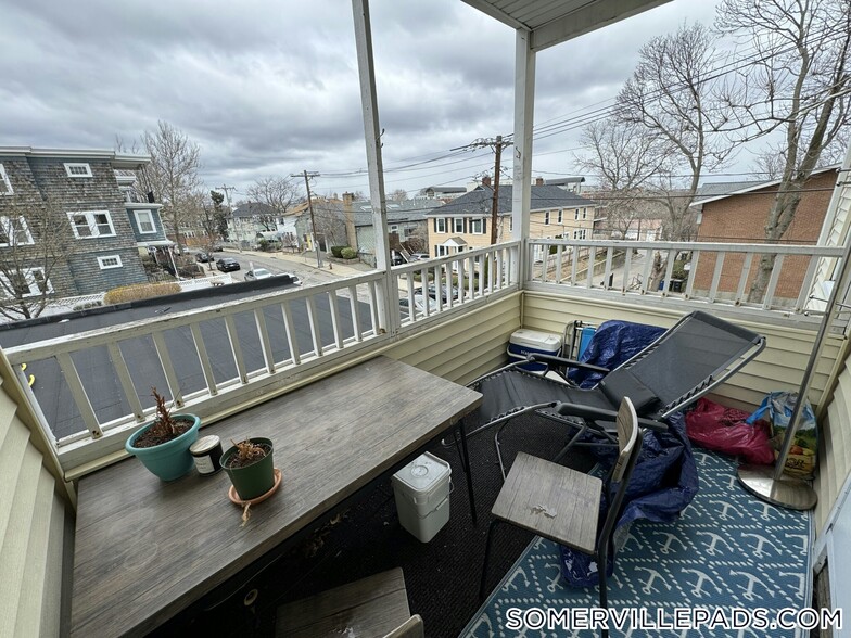 Building Photo - 38 Bond St