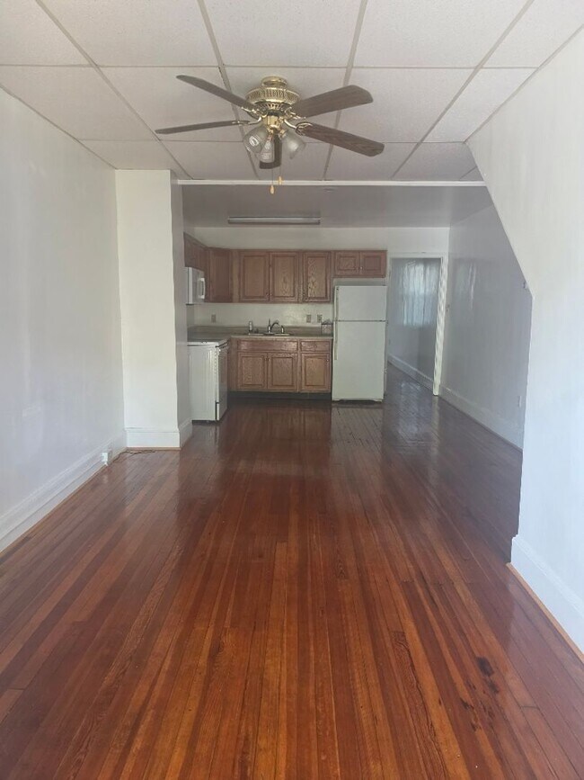 Building Photo - 808 S Braddock St