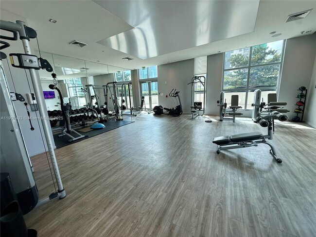 Building Photo - 1100 S Miami Ave