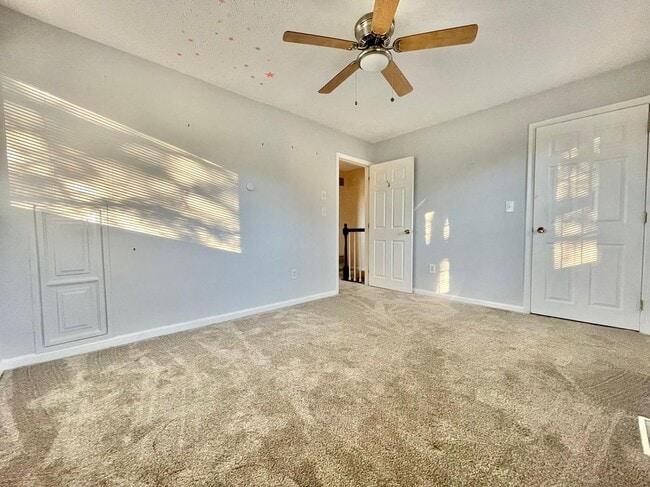 Building Photo - 83 Derryfield Ct