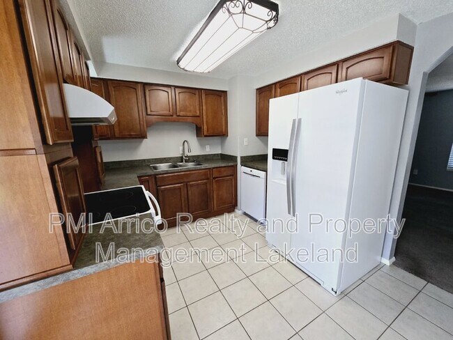 Building Photo - 1402 N Bracewell Dr