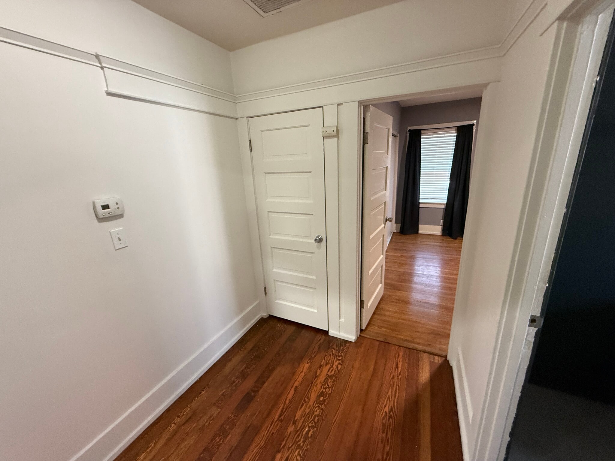 Building Photo - 1493 W 47th St