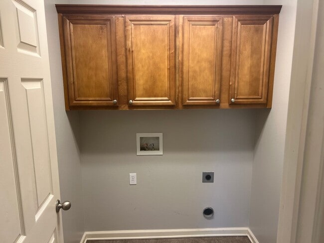 Building Photo - 3 Bed 2 Bath Home