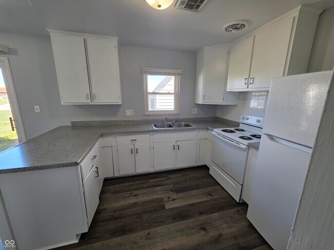 Building Photo - 3823 Biscayne Rd