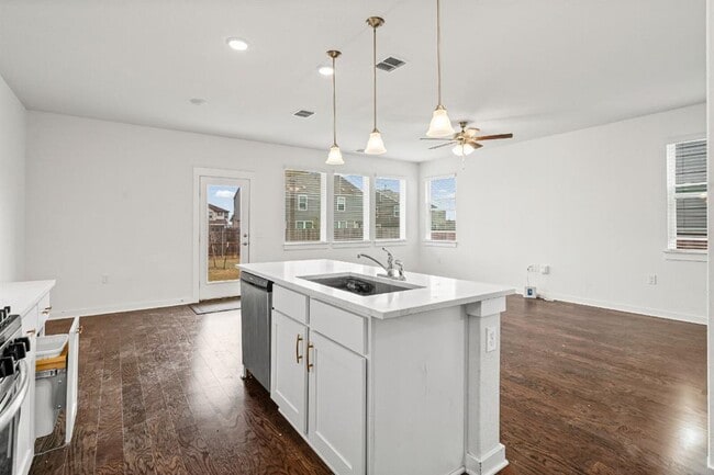 Building Photo - 7200 Grenadine Bloom Bnd