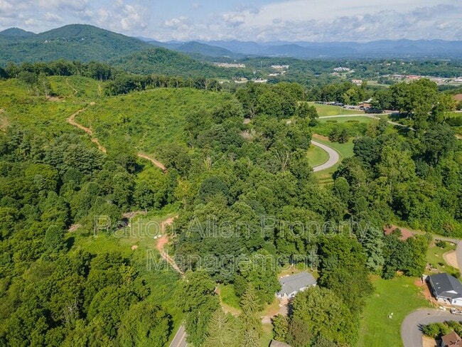 Building Photo - 63 Dryman Mountain Rd