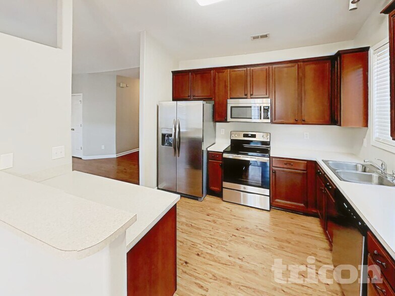 Building Photo - 401 Tortoise Ln