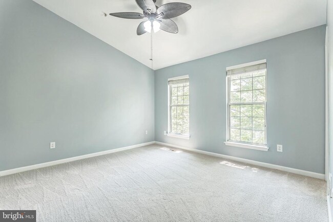 Building Photo - 20539 Golf Course Dr