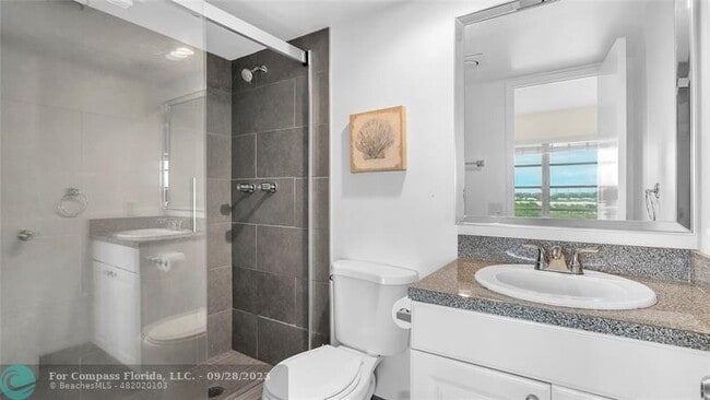 Building Photo - 3150 N Palm Aire Dr