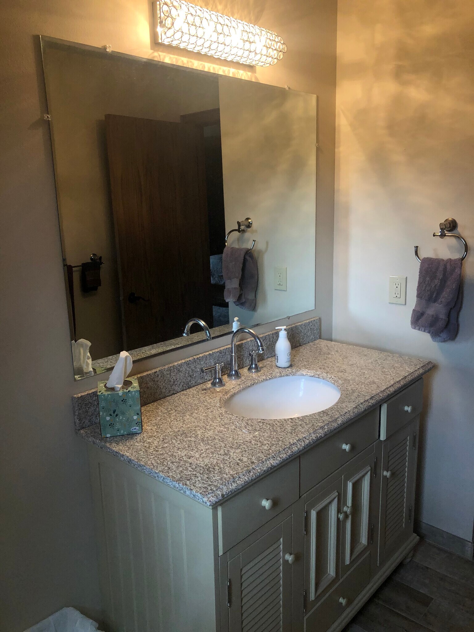 Main Bathroom - 23260 Bridgestone Rd NW