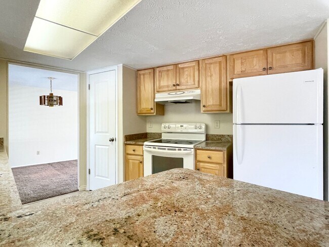 Building Photo - Skiers Haven Near Cottonwood Canyons!