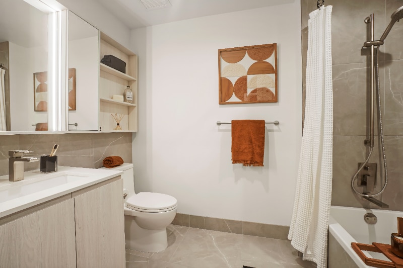 Building Photo - 352 N Union Ave