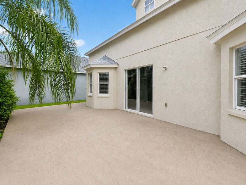 Building Photo - 6641 Cambridge Park Dr