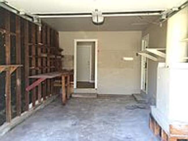 Building Photo - PRE-LEASE AUG 2026! Charming 2 Bed Cottage...