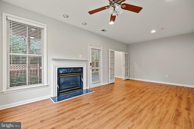 Building Photo - 5256 Bessley Pl