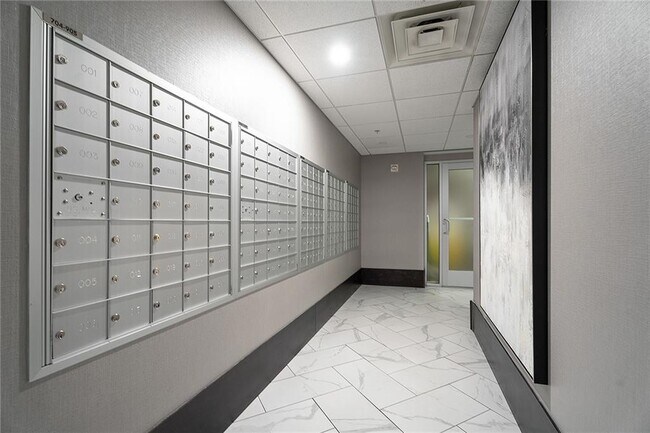 Building Photo - 400 W Peachtree St NW