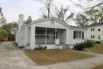 Building Photo - Luxurious Newly Renovated 3BR/2BA Haven with Private Parking - A Rare Market Gem