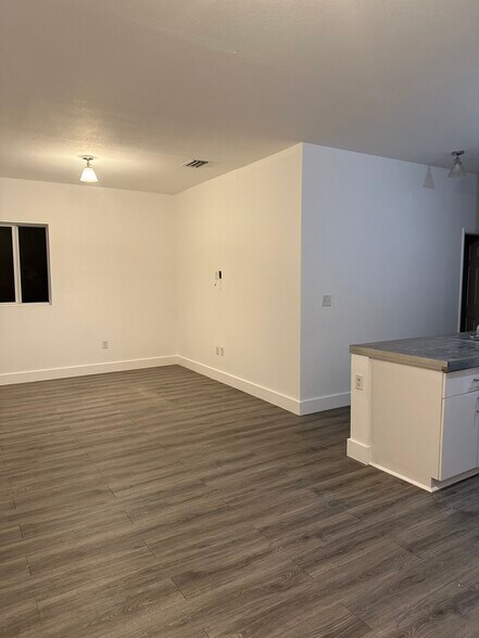Building Photo - 445 NW 77th St