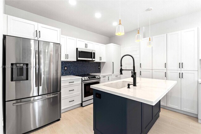 Building Photo - 1345 SW 14th Ave