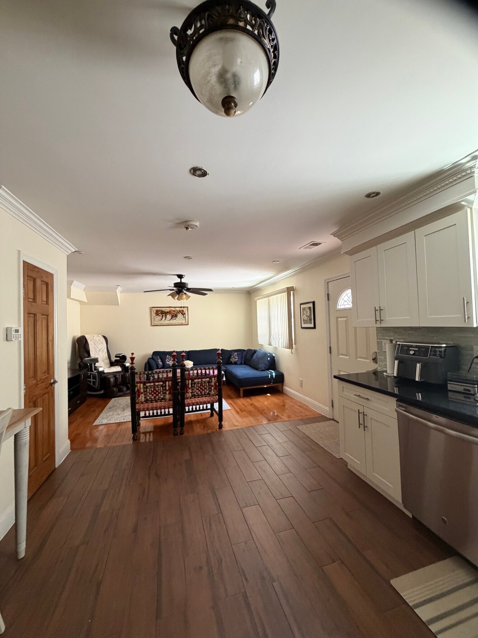 Building Photo - 356 Elvin St