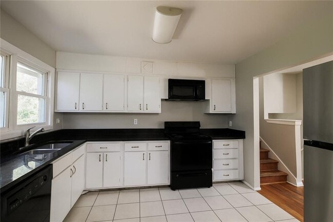 Building Photo - 2821 Petersburg Ct