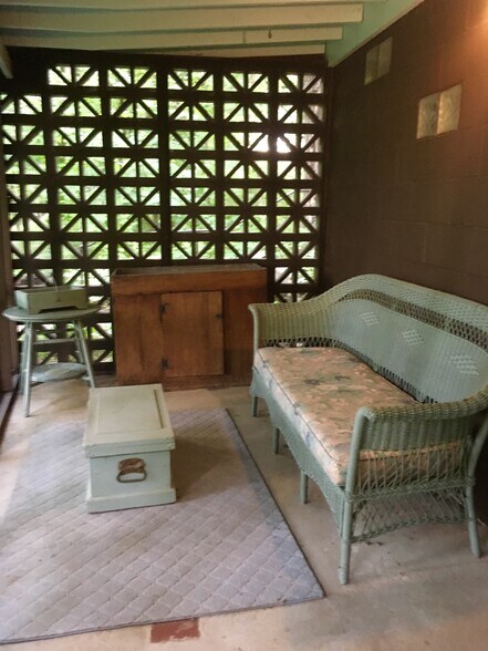 Building Photo - 5309 N River Rd