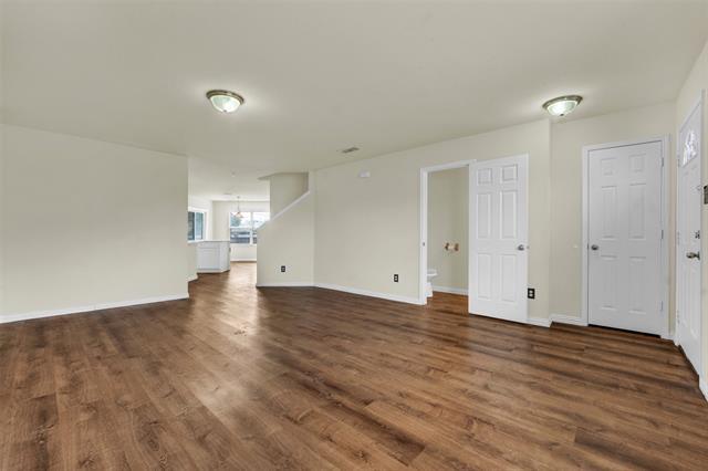 Building Photo - 917 Bloomfield Dr