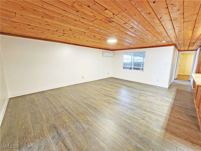 Building Photo - 2220 W Bell Vista Ave