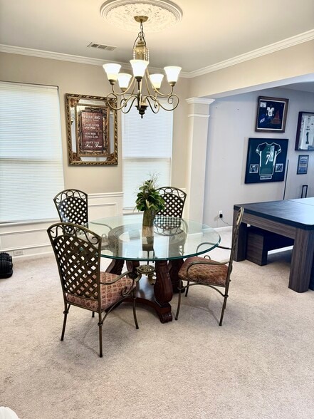 Building Photo - 410 Broadmoore Sq