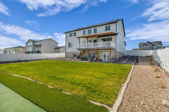 Building Photo - 2468 N Paintbrush Dr