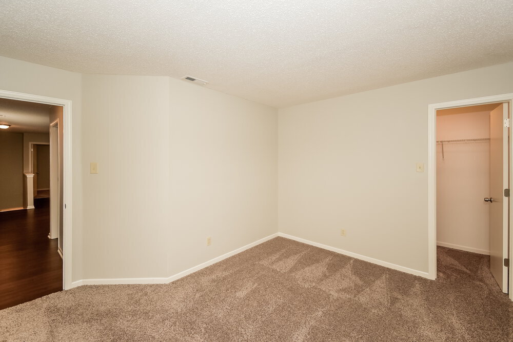 Building Photo - 941 Ravine Dr