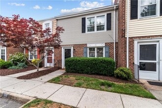 Building Photo - 570 Tenbee Ln