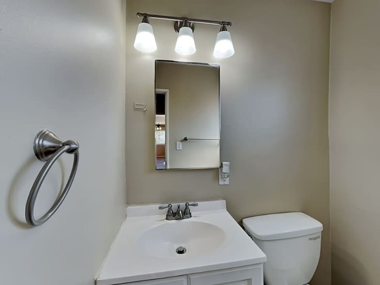 Building Photo - 14249 Minnehaha St