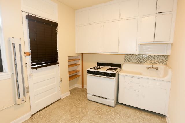 Building Photo - 4333 N Wolcott Ave