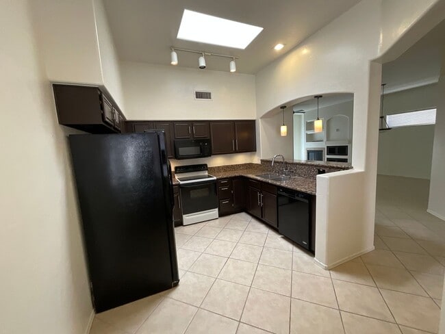 Building Photo - Gated community near Sabino Canyon/Tangue Verde