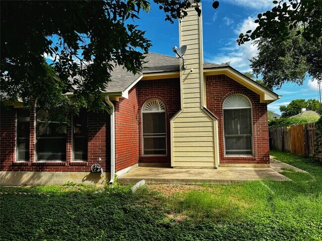 Building Photo - 1811 Montana Sky Dr