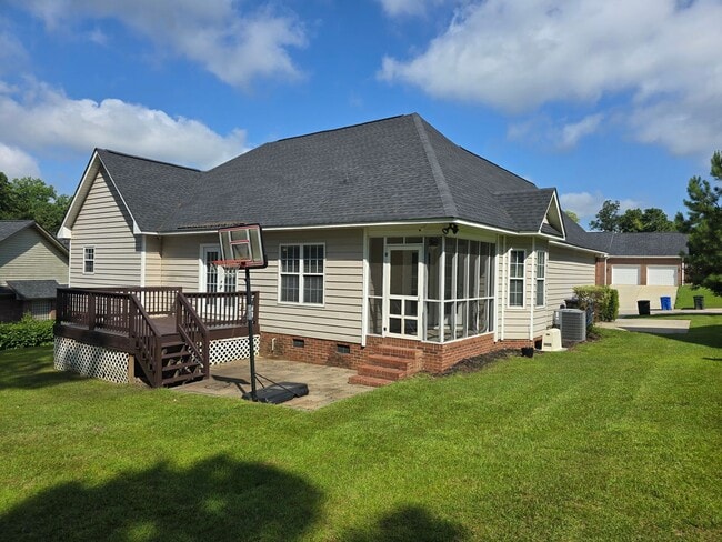 Building Photo - NEW LISTING!!!!!