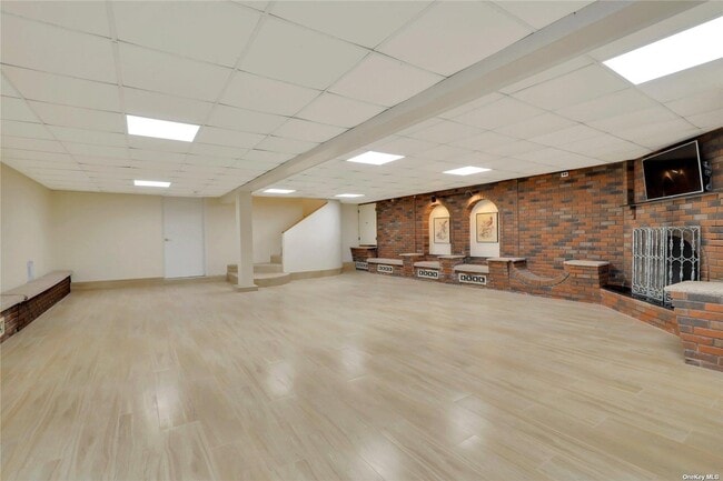 Building Photo - 260 Oak Ridge Ln