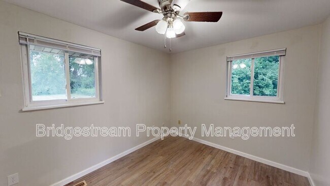 Building Photo - 4920 Leeper St