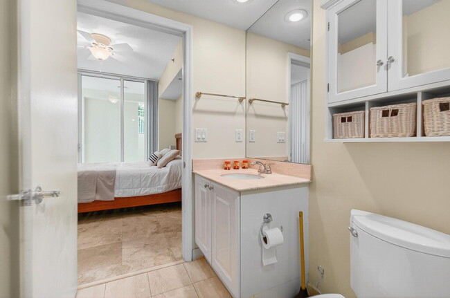 Building Photo - 3700 S Ocean Blvd