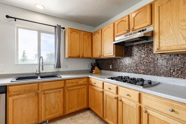 Building Photo - Move in by August 15 and receive $500 off your first month's rent!