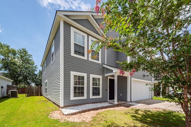 Building Photo - 5 Bedroom 3 Bath Home in Moss Grove Planta...