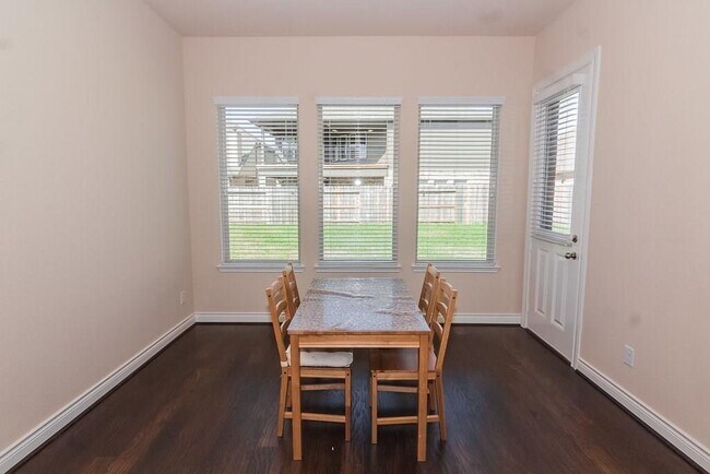 Building Photo - 25618 Fleming Lodge Ln