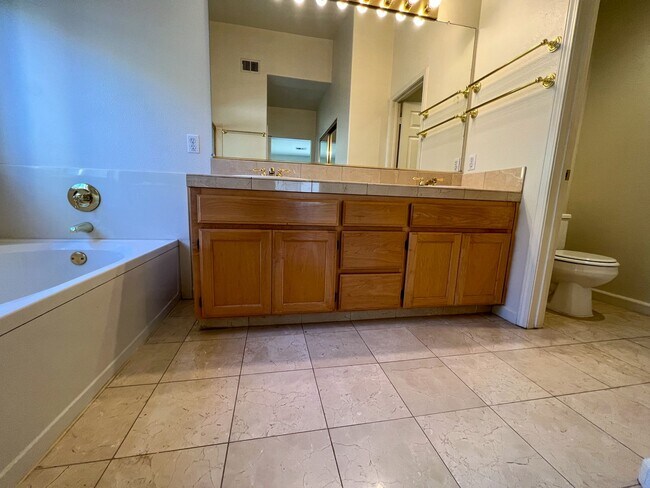 Building Photo - 4 Bedroom, 3 Bathroom Home in Heron Bay, S...